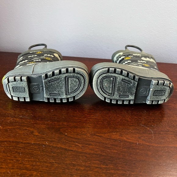 Western Chief Batman Rain and Snow Boots Kids size 5 Black Gray Yellow GUC - Picture 6 of 8